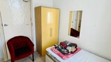 Deluxe Studio, Shared Bathroom (sleeps 3)