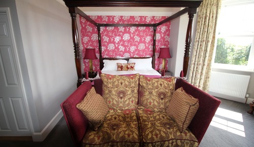 Suite de lujo (Four Poster Bed)