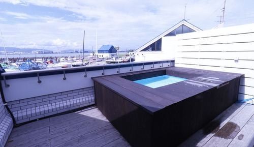 Habitación doble, no fumadores, baño compartido (Ocean view, &sofa bed,only Shower 209)