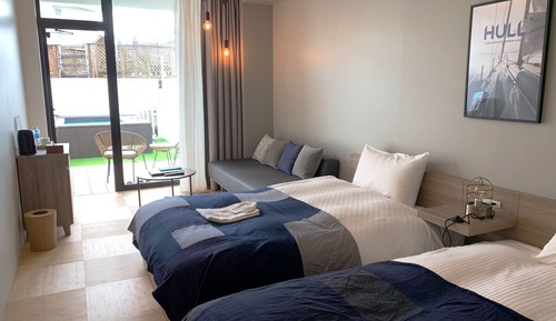 Habitación Deluxe con 2 camas individuales, no fumadores (Garden, &sofa bed, only Shower,102)