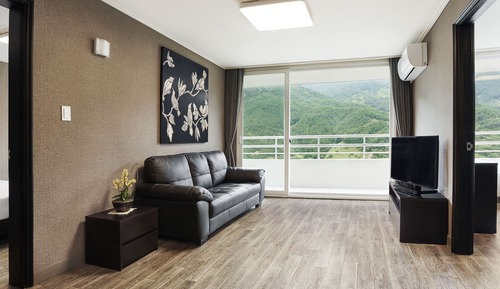 [Chicken PKG] Premier + Breakfast for 2,To Go Box(Fried Chicken),2 Americano