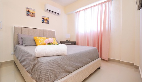 Apartamento, 2 habitaciones, baño privado, vistas a la ciudad