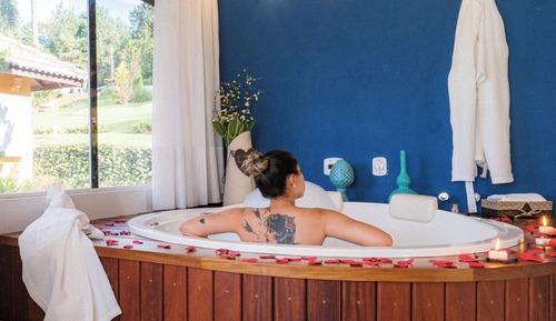 SUPREME CRYSTAL CHALET