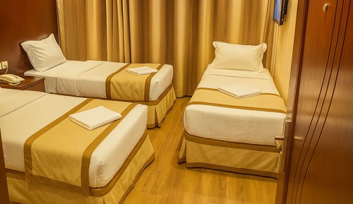 Habitación triple básica, baño privado