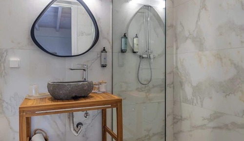 Habitación triple, patio