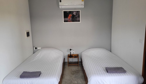 Bungalow, Garden View