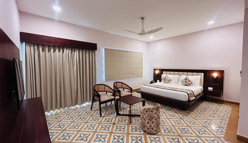 Van Drishti (Premium Forest View Room with Terrace)