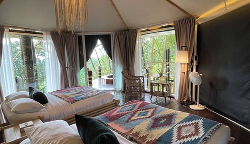 Comfort Tent, Garden View