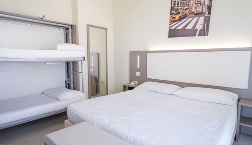 Habitación cuádruple Confort, balcón