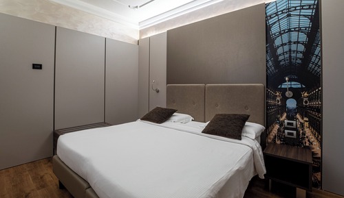 Habitación con 1 cama doble o 2 individuales, vistas a la ciudad