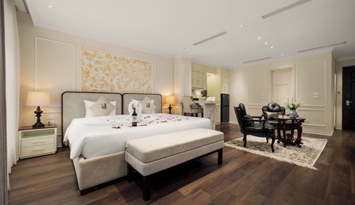 Habitación de lujo doble, 1 cama de matrimonio grande, vistas a la ciudad