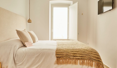 Deluxe Apartment, Courtyard View