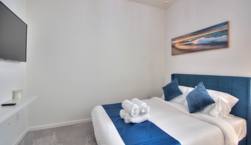 Double Room, 1 Queen Bed, Non Smoking, Private Bathroom