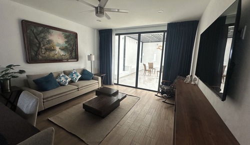 Apartamento familiar, 2 habitaciones, vistas a la colina