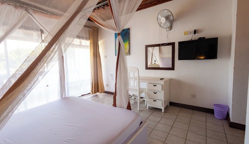 Habitación estándar doble, balcón, vistas a la piscina