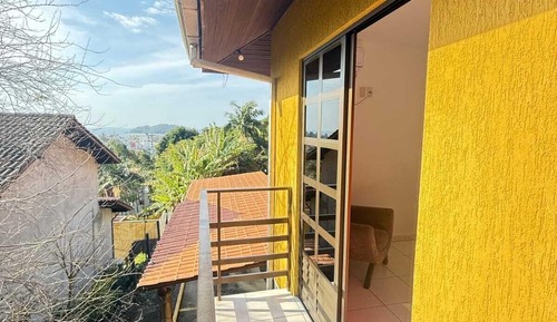 Apartamento económico, vistas parciales al mar