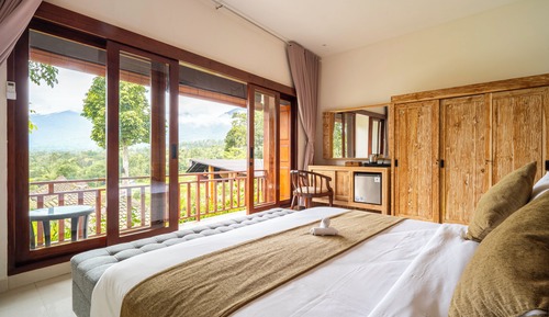 Villa familiar, piscina privada, vistas a la montaña