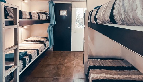 Dormitorio compartido, patio, vistas al patio