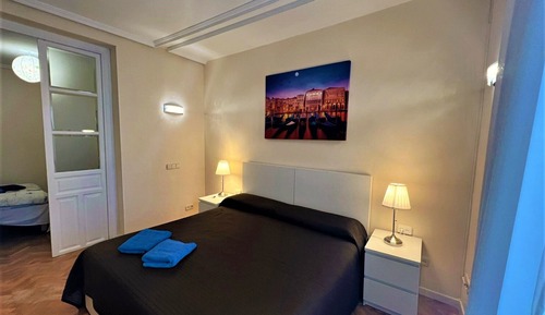 Habitación cuádruple, baño compartido