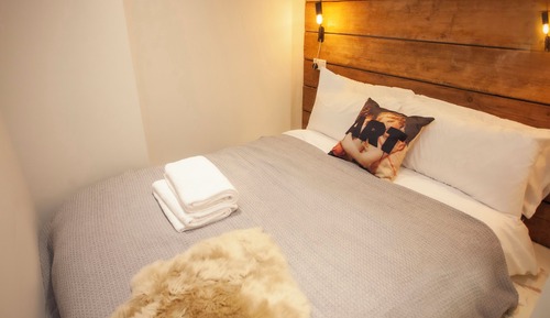 Apartment for 2 with Internal Lightwell