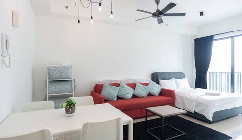 Estudio clásico, balcón, vistas a la ciudad