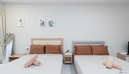 Estudio Deluxe, 2 camas de matrimonio, balcón, vistas a la ciudad