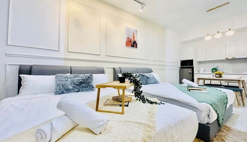 Estudio Deluxe, 2 camas de matrimonio, balcón, vistas a la ciudad