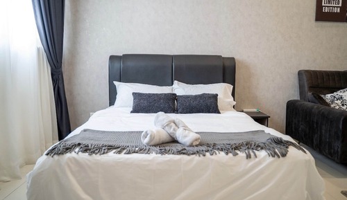 Estudio superior, 1 cama de matrimonio, balcón, vistas a la ciudad