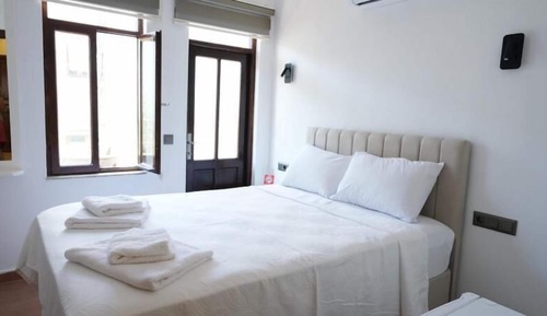 Habitación económica doble, balcón, vistas a la ciudad