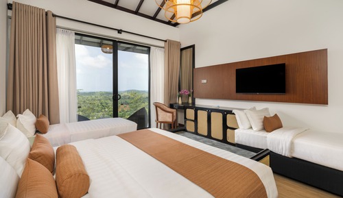 Superior Quadruple Room, Balcony, Mountain View