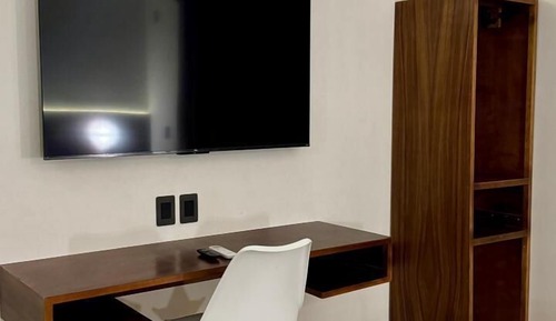 Deluxe Suite, 1 King Bed, Park View