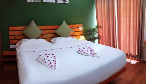 Habitación familiar con 1 cama doble o 2 individuales, balcón