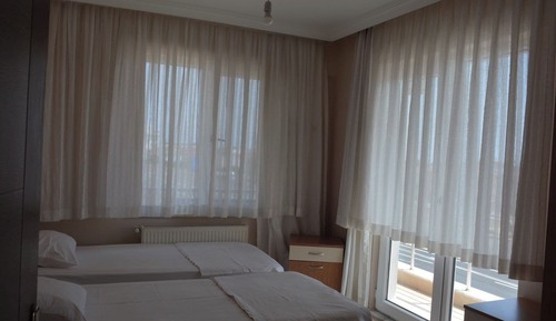 Habitación clásica con 2 camas individuales, balcón