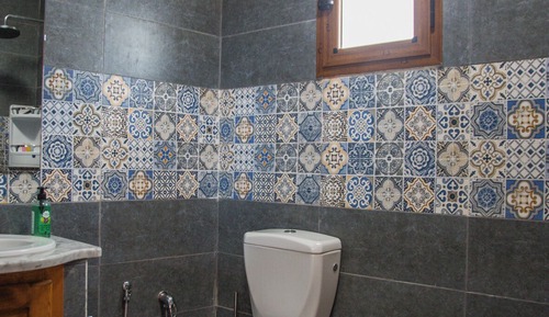 Habitación cuádruple familiar, 1 cama doble con sofá cama, vistas a la montaña