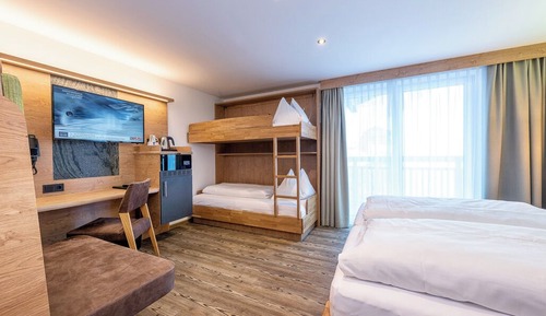 Superior Triple Room, Balcony, Mountain View