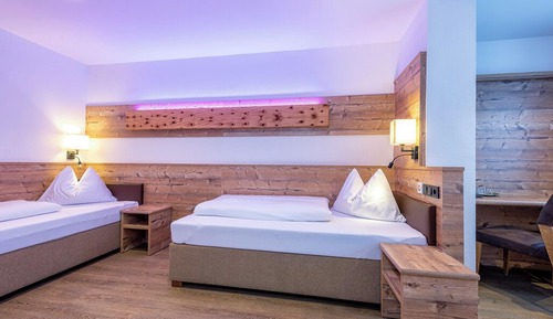 Twin Room, Mountain View