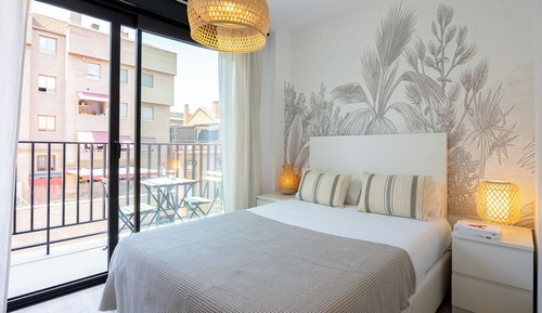 Habitación superior con 1 cama doble o 2 individuales, no fumadores, baño privado