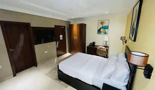 Habitación familiar, balcón, vistas a la ciudad