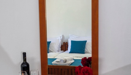 Habitación estándar con 2 camas individuales, balcón, vistas al mar