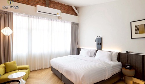Habitación estándar con 1 cama doble o 2 individuales, vistas a la ciudad