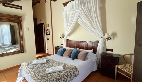 Habitación Confort con 1 cama doble o 2 individuales, vistas a la ciudad