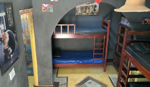 Dormitorio compartido económico