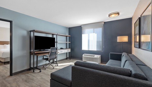 Suite, 1 King Bed, Non Smoking