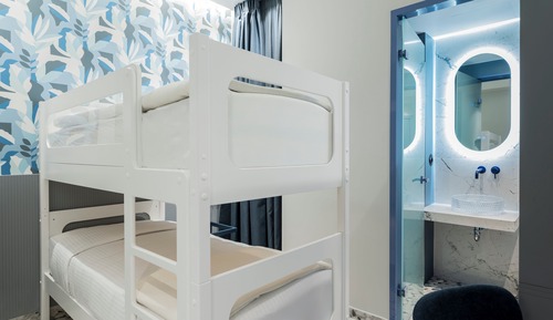 Habitación familiar, balcón