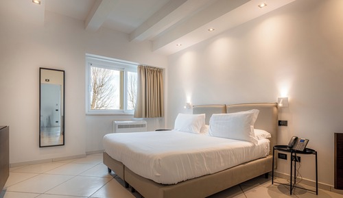 Habitación económica con 1 cama doble o 2 individuales