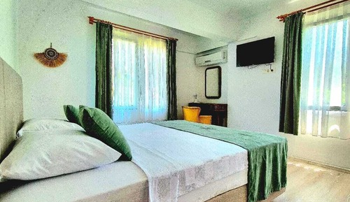 Habitación básica, vistas al jardín