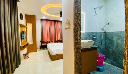 Deluxe Room, City View