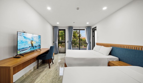 Habitación triple, vistas a la ciudad