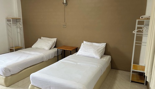 Habitación con 1 cama doble o 2 individuales, 2 camas individuales