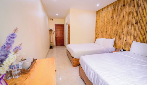 Habitación cuádruple estándar, acceso a la piscina, vistas a la montaña